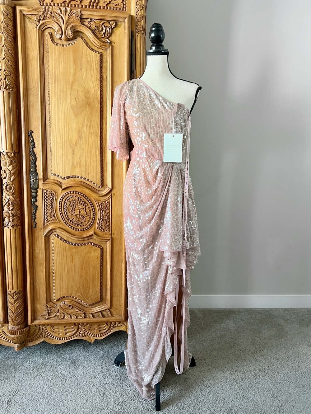 Size 6 MAC DUGGAL 93662 SEQUINED FLUTTER SLEEVE ONE SHOULDER DRAPED mauve  GOWN
